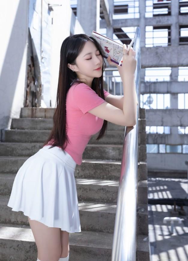 鱼子酱Fish – 天台少女[86P-714M]