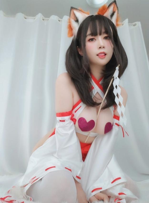 白银81 NO.140 神社小狐狸[93P7V-596MB]